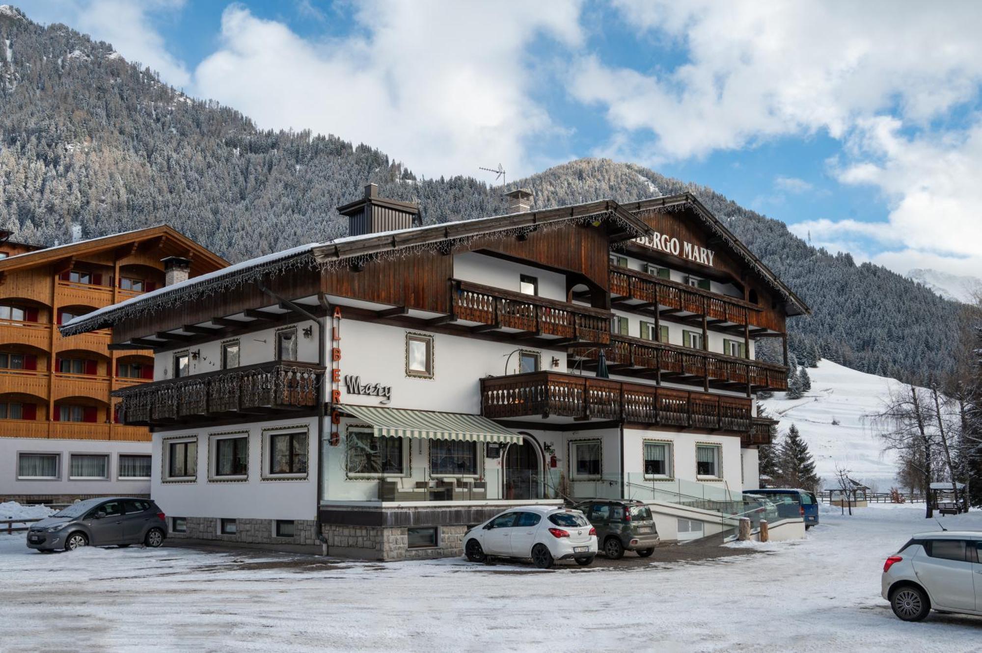 Hotel Mary Pozza di Fassa Exteriör bild